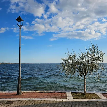 شقة Dani's Lakeside In Euroresidence *