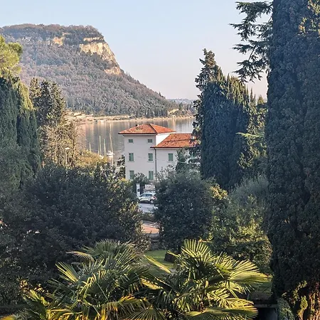 Dani's Lakeside In Euroresidence * גארדה